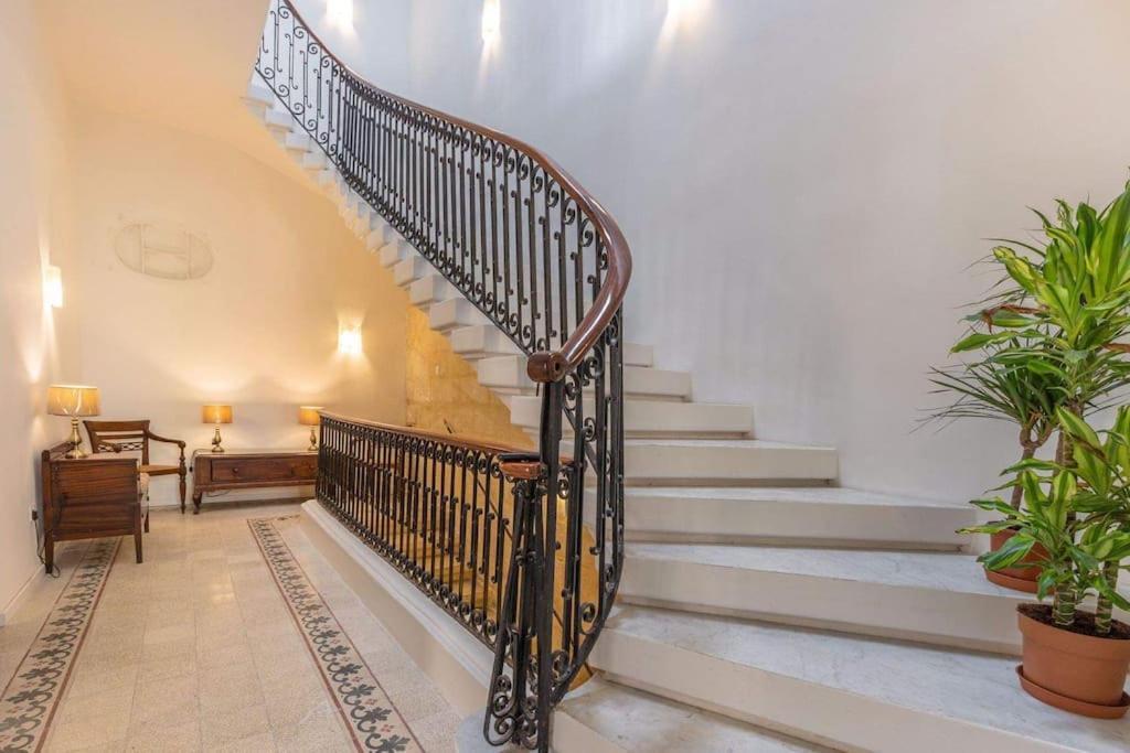Spacious 4-bedrooms Townhouse In Tas-sliema