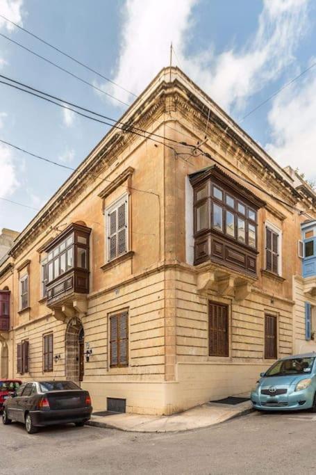 Апартаменты Spacious 4-bedrooms Townhouse In Tas-sliema