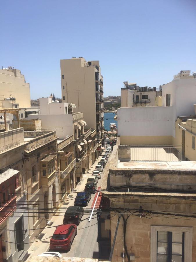 Spacious 4-bedrooms Townhouse In Tas-sliema