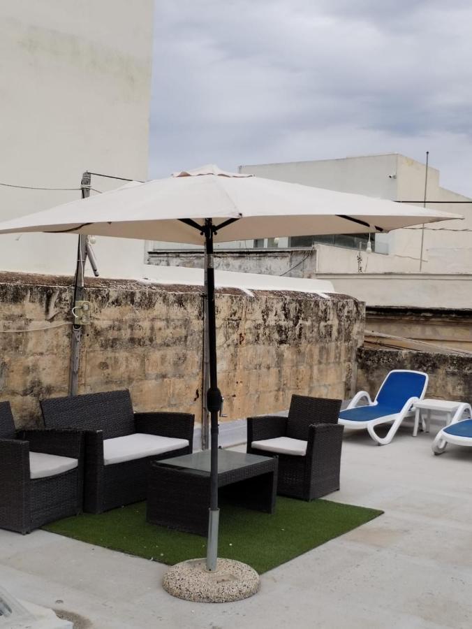 Spacious 4-bedrooms Townhouse In Tas-sliema *