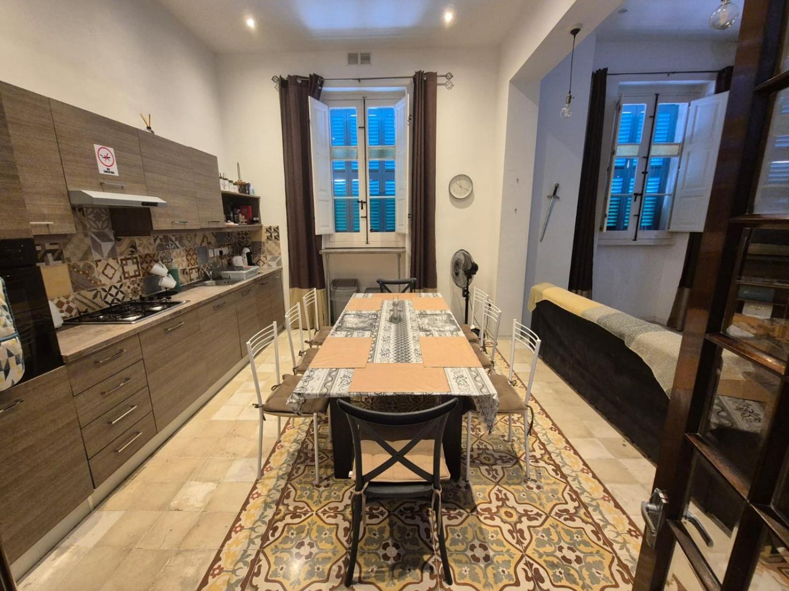 Spacious 4-bedrooms Townhouse In Tas-sliema *