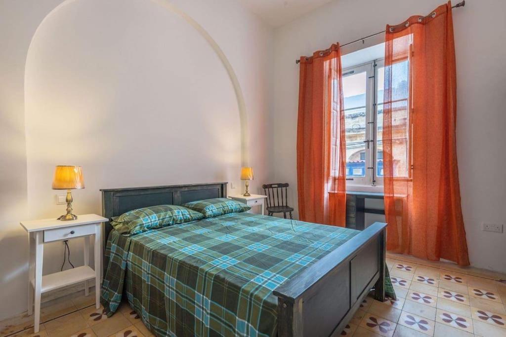 Spacious 4-bedrooms Townhouse In Tas-sliema Apartament *